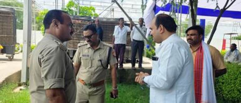 सादाबाद : बसपा के राष्ट्रीय को ऑर्डिनेटर कल सादाबाद में, आकाश आनंद सादाबाद विधानसभा सीट से कर सकते है प्रत्याशी की घोषणा, सादाबाद के कार्यकर्ता सम्मेलन से बसपा सूबे में कर रही चुनावी तैयारियों का आगाज