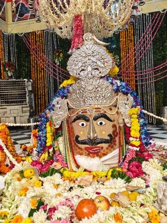 सोमवार (10/08/26) दर्शन श्री चौबे वाले महादेव, मेंडू रोड, हाथरस