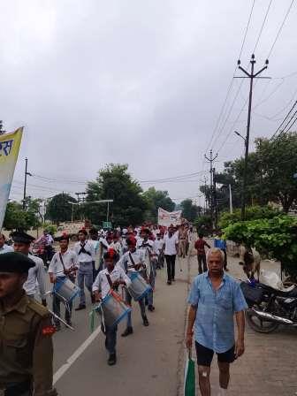हर घर तिरंगा अभियान के तहत हाथरस में निकली भव्य तिरंगा रैली, सैकड़ों विद्यार्थियों ने लिया हिस्सा