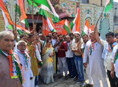 सादाबाद : भाजपा ने निकाली तिरंगा यात्रा, श्री महाराजा गर्ल्स इंटर कालेज की छात्राओं ने की सहभागिता