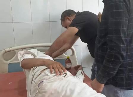 सादाबाद : सड़क दुर्घटना में बुजुर्ग सहित दो घायल, दो अलग अलग स्थान पर हुये सड़क हादसे, गंभीर घायल बाइक सवार को आगरा रेफर