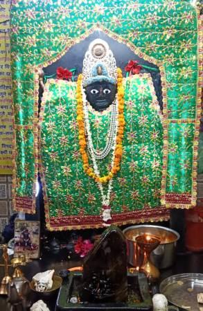 शनिवार (15/08/26) दर्शन श्री शनिदेव जी महाराज, चूना वाला डंडा सादाबाद गेट, हाथरस
