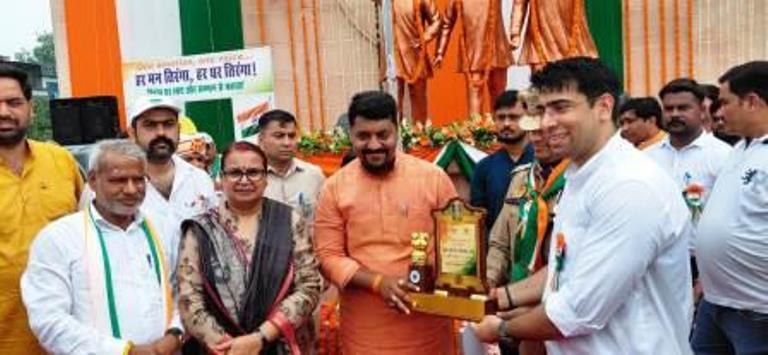 भारत माता की जय के नारों से गूंजा शहीद स्मारक, निकली भव्य तिरंगा रैली, राज्यमंत्री ने कहा- राष्ट्र निर्माण में हर नागरिक निभाए जिम्मेदारी