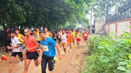 82 खिलाड़ियों ने लगाई दौड़, क्रॉस कंट्री प्रतियोगिता में खिलाड़ियों ने दिखाया दमखम