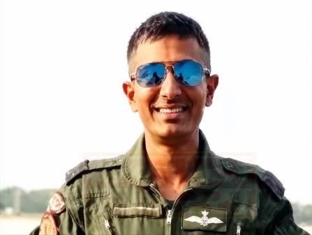 हाथरस के लाल ने बढ़ाया देश का मान, लाल किले के ऊपर ‘वंदे मातरम’ ध्वज लेकर भरी उड़ान, MI-17 की ऐतिहासिक उड़ान में स्क्वाड्रन लीडर अंकित की अहम भूमिका, परिजनों में खुशी