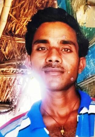 सिकन्दराराऊ : कार की टक्कर से बाइक सवार राजमिस्त्री की मौत, परिवार में मचा कोहराम