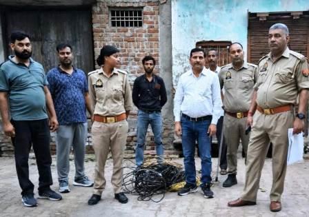 सादाबाद : छह जगह पकड़ी गई 19 किलोवाट की बिजली चोरी, कस्बे के पोखरवाला और मिर्जापाड़ा इलाके में विजिलेंस ने की छापेमारी