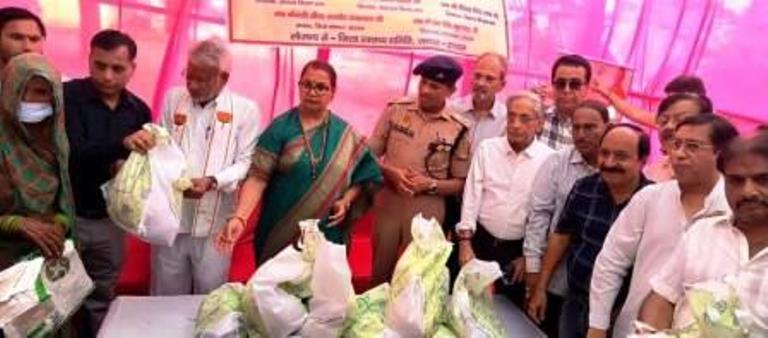 बागला अस्पताल में 25 टीबी मरीजों को बांटी पोषण पोटली, टीबी मुक्त भारत अभियान को मिला संबल
