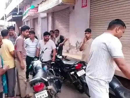 सादाबाद : सुनार की दुकान के ताले तोड़ने का प्रयास, आज तड़के डाकखाना रोड पर हुई घटना, दुकानदार से हाथापाई कर भागे बदमाश