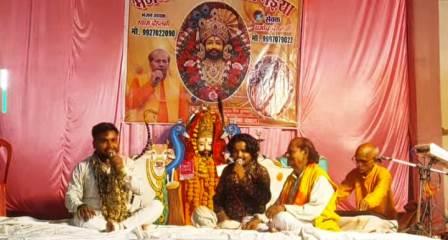 रेवती मैया मेला में खाटू श्याम भजन संध्या ने बांधा समां