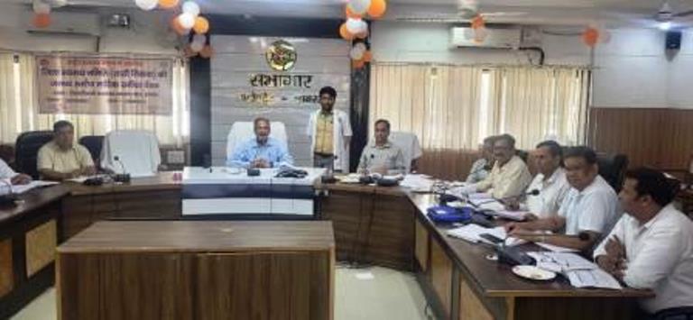हाथरस: 108 एंबुलेंस ने 5 मिनट में पहुंचकर दिखाई तत्परता, सीडीओ ने की सेवा की सराहना