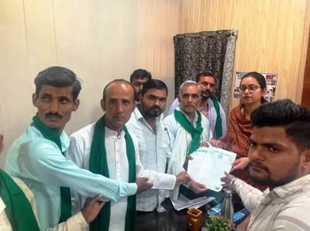 सादाबाद : किसान यूनियन ने मुख्यमंत्री को भेजा पत्र, एसडीएम को सौंपे पत्र में किसानों की लंबित समस्याओं के समाधान की मांग