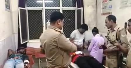 सिकन्दराराऊ : देर रात अलग-अलग स्थानों पर हुए तीन सड़क हादसों में पांच कांवड़ यात्री घायल