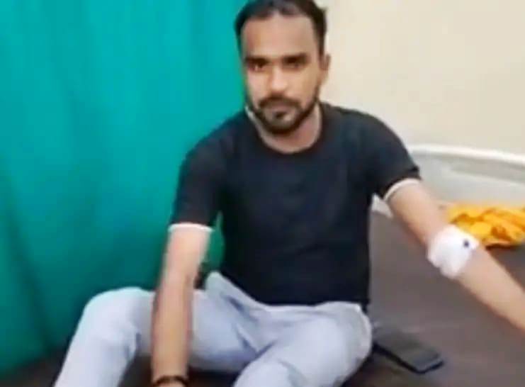 खेत की ओर जा रहे युवक को जहरीले सांप ने डसा, हालत बिगड़ने पर जिला अस्पताल में भर्ती