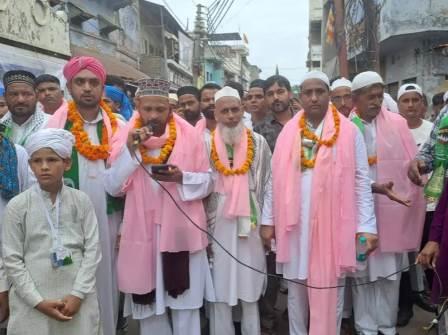 सादाबाद : कस्बे में रही जूलूस ए मोहम्मदी की धूम, ईद उल मीलाद उन नबी के मौके पर हजरत मोहम्मद साहब की शान में निकाला गया जुलूस ए मोहम्मदी