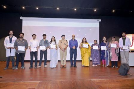 मेडिकल छात्रों ने नुक्कड़ नाटक और रचनात्मक कार्यक्रमों से जगाई नशामुक्ति की अलख, मेडिकल छात्रों ने लिया जागरूकता का संकल्प