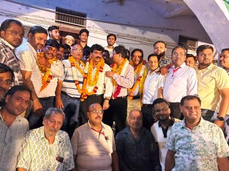 श्री अग्रवाल सभा हाथरस के प्रतिष्ठापूर्ण चुनाव में अनिल मित्तल अध्यक्ष निर्वाचित, मनोज अग्रवाल महामंत्री व संजय टालीवाल कोषाध्यक्ष बने, हुआ स्वागत