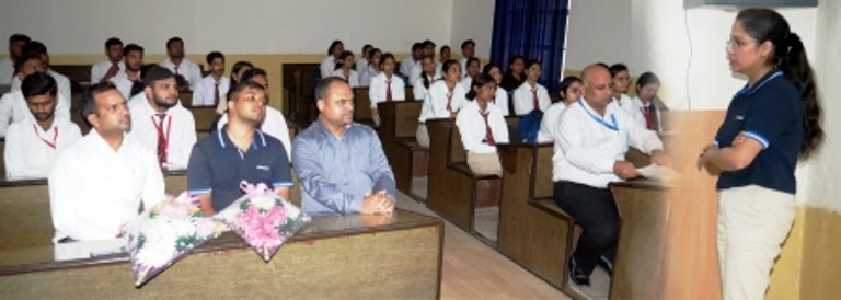 प्लेसमेंट टॉक में विद्यार्थियों को मिले रोजगार के अवसर