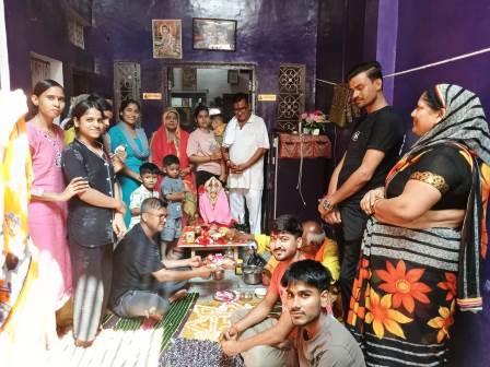 हसायन : गणेश महोत्सव पर हवन यज्ञ पूजन में गूंजे जयकारे,गणपति बप्पा मोरया के साथ विराजे महाकाल भगवान शिव के विघ्नहर्ता पुत्र भगवान गणपति गणेश