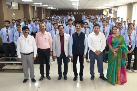 जीएल बजाज में नवाचार, पर्यावरण और तकनीक का संगम, विद्यार्थियों ने आइडियाथॉन के जरिए प्रस्तुत किए नए समाधान