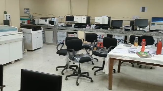 हसायन में वायरल बुखार के बीच अवैध क्लीनिकों का आरोप, जांच से लेकर ड्रिप तक वसूली की शिकायत