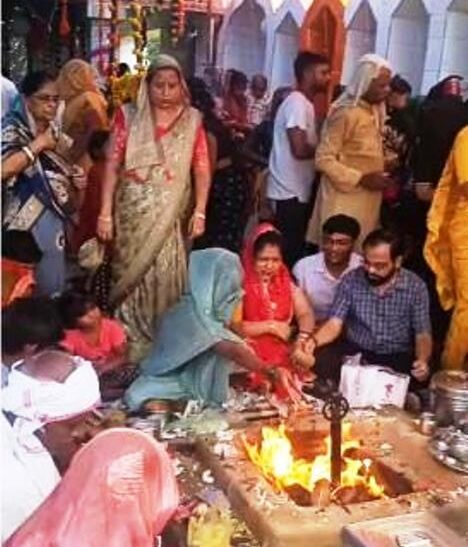 हसायन क्षेत्र के गाँव बसई में जाहरवीर महाराज की नवमी पर लगा भव्य मेला, उमड़ी श्रद्धालुओं की भीड़