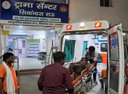 सिकन्दराराऊ : पिकअप मैक्स की टक्कर से मजदूर की मौत, अलीगढ़ ले जाते समय तोड़ा दम