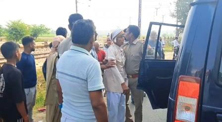 मुरसान : रेलवे ट्रैक पर मिला महिला का शव, ट्रेन की चपेट में आने से मौत
