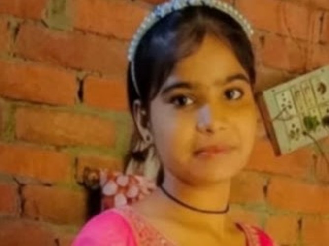 सासनी : किशोरी की संदिग्ध मौत के मामले में नया मोड़, घर में मिली नोटबुक में पांच लोगों के नाम