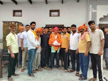 सहपऊ : 1000 मीटर दौड़ में स्वर्ण पदक जीतकर लौटे लवकेश, गांव में हुआ भव्य स्वागत