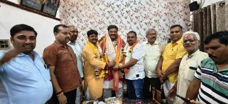 सादाबाद : शरद माहेश्वरी जी के क्षेत्रीय उपाध्यक्ष बनने पर भव्य स्वागत, समर्थकों ने दी बधाई, कस्बे के तमाम कार्यकर्ताओं ने की शिष्टाचार भेंट