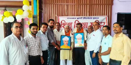सिकन्दराराऊ : शिशु शिक्षा मंदिर में धूमधाम से मनाया शिक्षक दिवस, वरिष्ठ शिक्षकों का हुआ सम्मान