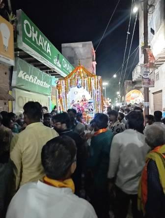 पुरदिलनगर में धूमधाम से निकला फूलडोल मेला, झांकियों ने मोहा मन