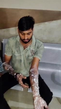 हाथरस के नयागंज में दो नामचीन हलवाइयों के बीच मारपीट, खौलती कढ़ाई में गिरकर दोनों झुलसे