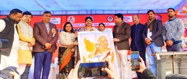 सादाबाद : चित्रकार हाथरसी को डॉ. सर्वपल्ली राधाकृष्णन सम्मान, पद्मश्री डॉ. विजय कुमार शाह की वर्चुअल उपस्थिति में प्रदान किया गया सम्मान, शांति फाउंडेशन गोंडा एवं इनोवेटिव टीचर्स ग्रुप ऑफ इंडिया ने कला एवं शिक्षकीय योगदान के लिए किया सम्मानित