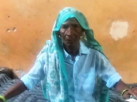 सादाबाद : चारा मशीन में आई साड़ी, वृद्धा की मौत, क्षेत्र के गांव गढ़ का मामला, सिर में चोट लगने से हुई मौत