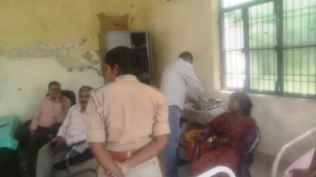 हसायन : खेत पर चारा लेने जा रही महिला से मारपीट का आरोप, तीन नामजद