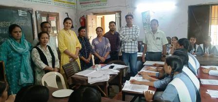 सादाबाद : स्वास्थ्य के प्रति छात्र छात्राओं को किया सचेत, सादाबाद इंटर कॉलेज में आयोजित स्वास्थ्य शिविर में जांची गई 329 छात्र छात्राओं की सेहत