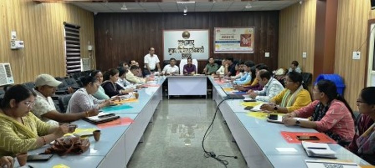 परिवार नियोजन सेवाओं को मजबूत करने के लिए स्वास्थ्यकर्मियों का प्रशिक्षण आयोजित