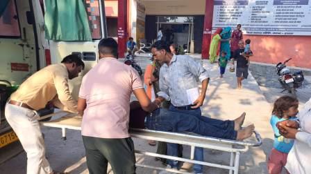 मुरसान : मथुरा-बरेली हाईवे पर ट्रक से टकराई श्रद्धालुओं की कार, छह घायल, गंगा स्नान कर राजस्थान लौट रहे थे श्रद्धालु, दो की हालत गंभीर