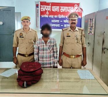 चंदपा पुलिस ने वैध देशी शराब के साथ किया गिरफ्तार