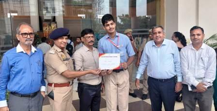 बीएलएस इंटरनेशनल स्कूल में सेवा संकल्प अभियान, चित्रकला-भाषण व क्विज प्रतियोगिता में विद्यार्थियों ने दिखाई प्रतिभा, डीएम-एसपी ने बढ़ाया विद्यार्थियों का उत्साह