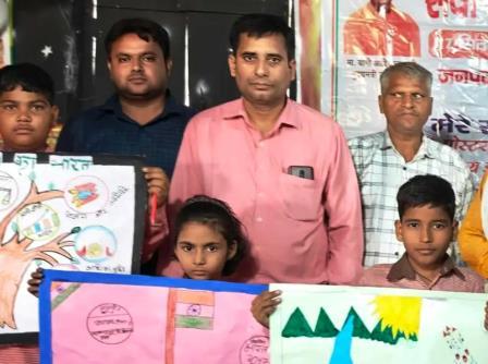 सादाबाद : सेवा संकल्प अभियान के तहत बच्चों ने बनाई पेंटिंग्स, संविलियन विद्यालय बिसावर प्रथम में चित्रकला प्रतियोगिता का आयोजन