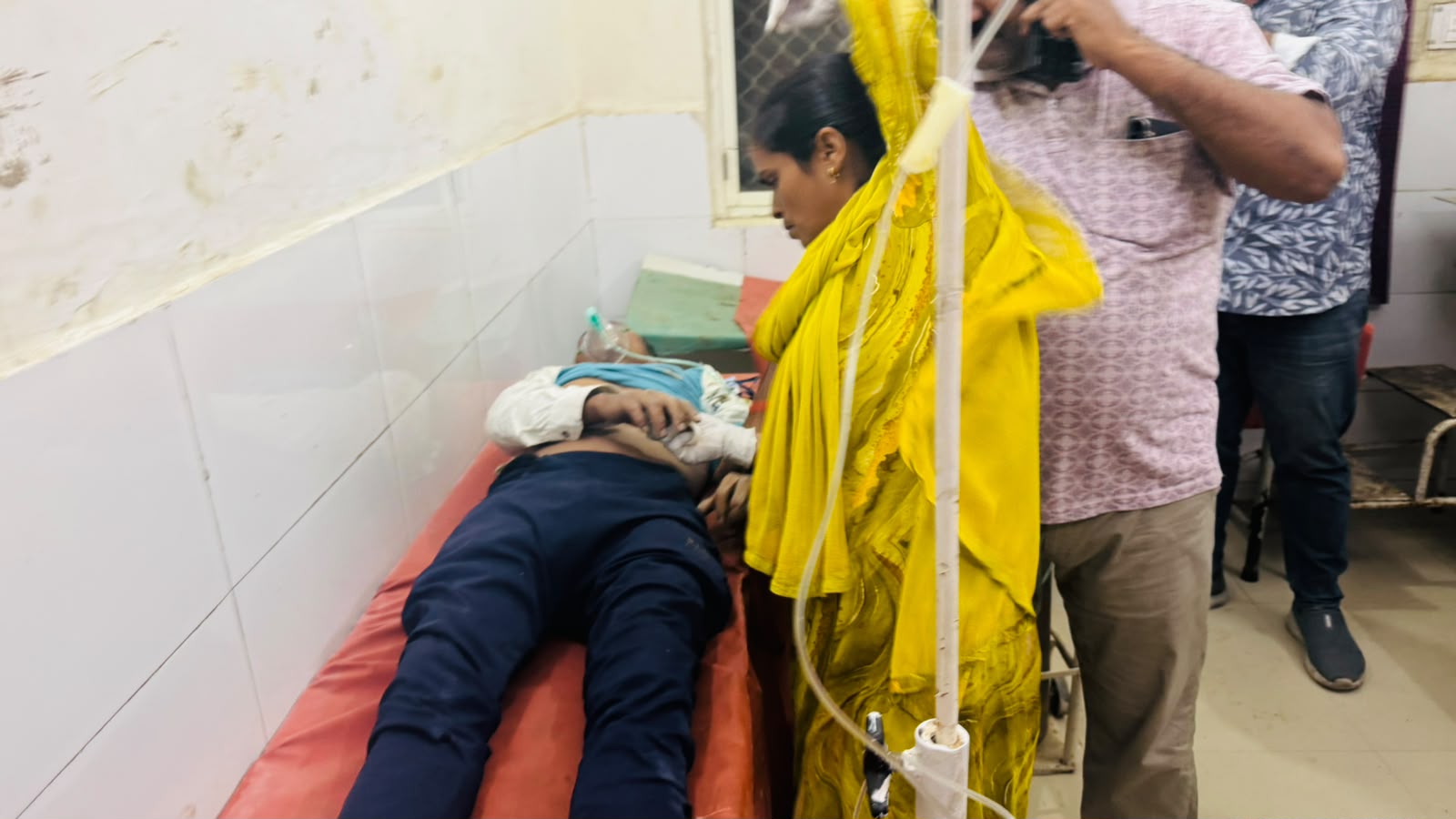 सिकन्दराराऊ में सड़क हादसा: अज्ञात वाहन की टक्कर से मजदूर की मौत