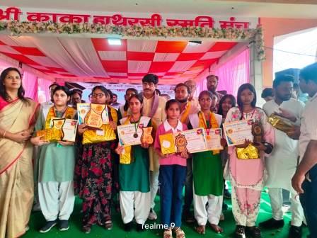 सामान्य ज्ञान प्रतियोगिता के विजेता छात्र-छात्राओं का सम्मान, प्रतिभागियों को भी मिले सांत्वना पुरस्कार