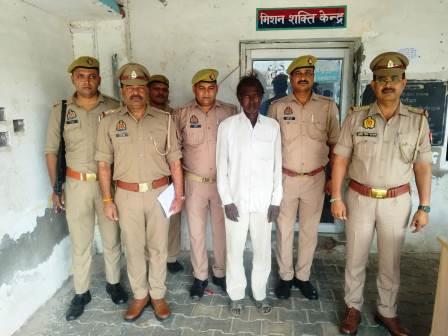 25 हजार के इनामी गैंगस्टर को हाथरस पुलिस ने दबोचा, 2003 के गैंगस्टर एक्ट के मुकदमे में था वांछित
