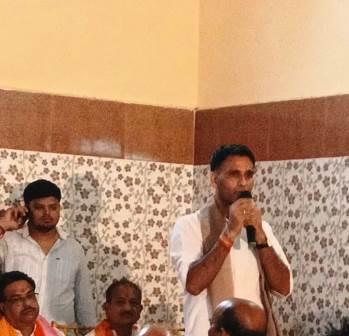 सासनी में व्यापारियों ने किया भाजपा नेता यतेंद्र शर्मा और शरद माहेश्वरी का भव्य स्वागत, यतेंद्र शर्मा बोले : भाजपा सरकार में पूरी तरह सुरक्षित हैं व्यापारी