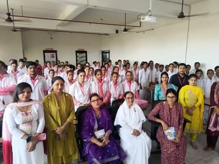 आत्महत्या नहीं, राहें और भी बहुत हैं: जीवन में विपरीत परिस्थितियों से हार न मानने का दिया संदेश, आत्महत्या निषेध माह के अंतर्गत सासनी में जागरूकता कार्यक्रम आयोजित