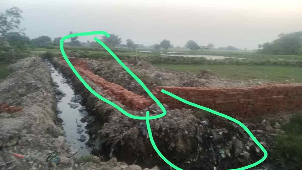 हसायन : नाले को तोड़ कर कब्ज़ा करने के सम्बन्ध मे सभासद ने भेजा अधिशासी अधिकारी के नाम शिकायती पत्र