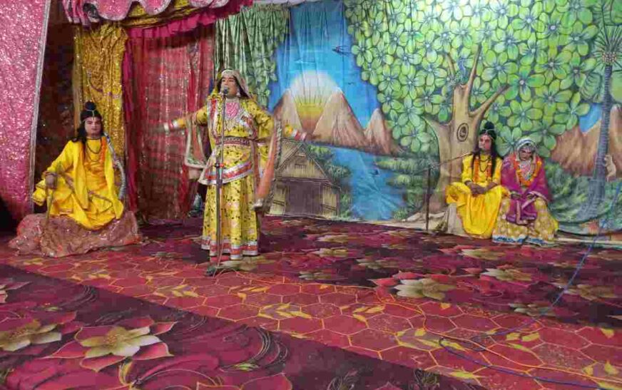 हसायन : सूर्पणखां सीता हरण जटायु उद्धार लीला देख भावुक हुए श्रोता